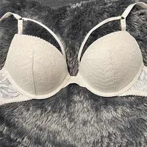 Victoria's Secret Ivory Lace Bra